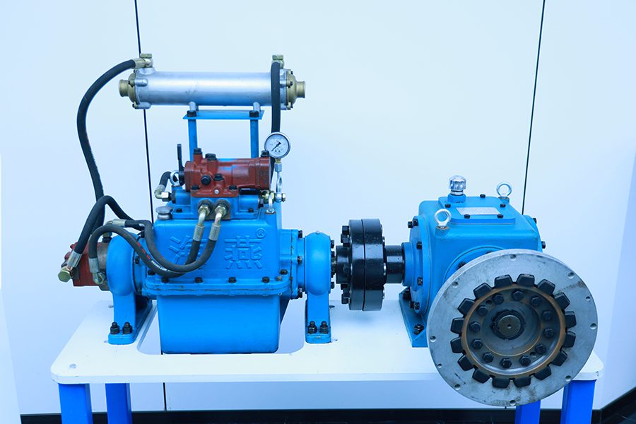 Large Power Outboard Engine